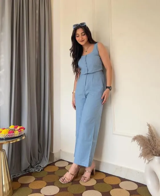 Square Neck Crop Top With Trousers
