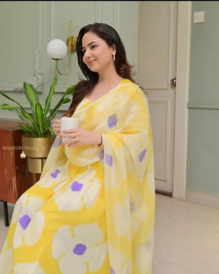 Women\'S And Girls Wear Yellow Color Premium Cotton Printed Fit & Flared Kurta Set