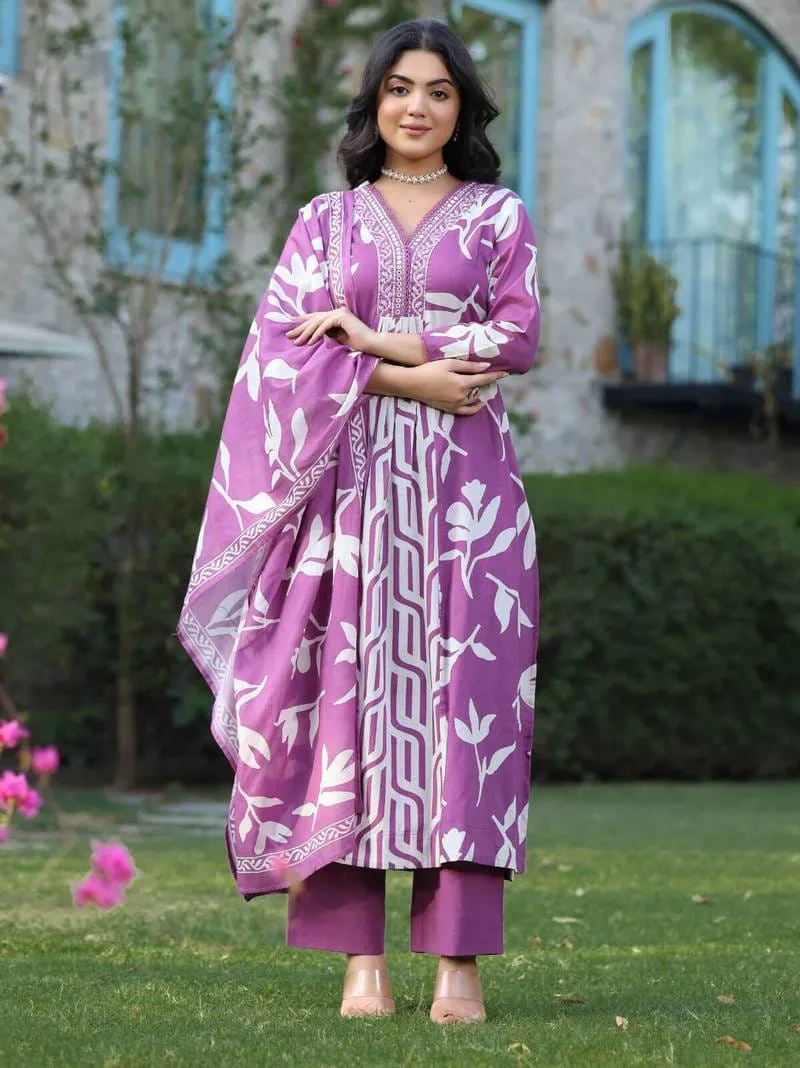 Women\'s Purple & White Floral Printed Cotton Kurta Set with Dupatta